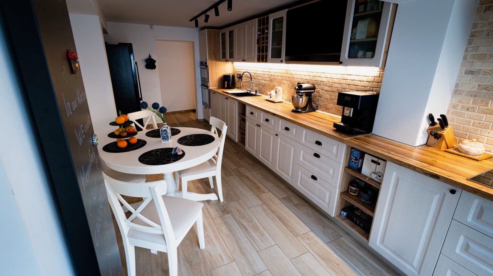 Vilă de lux P+1+M — Dorobanți, Sector 1, 273 mp teren - Bucătărie 3